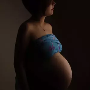 نمونه کار بارداری توسط فرشیدفر 